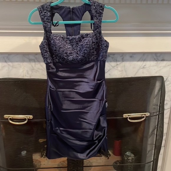 Dress - Picture 2 of 3